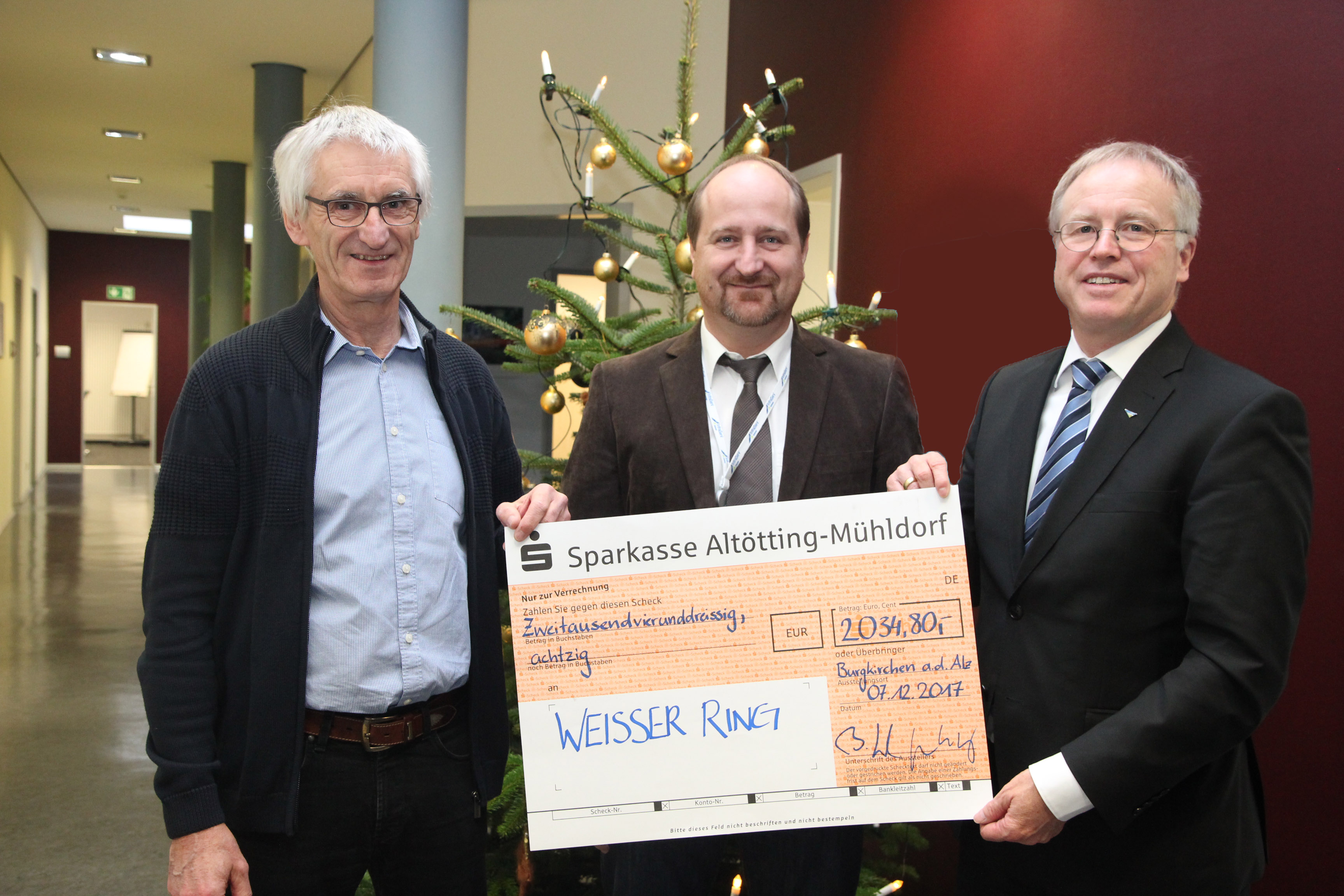 Bild Übergabe Weihnachtsspende